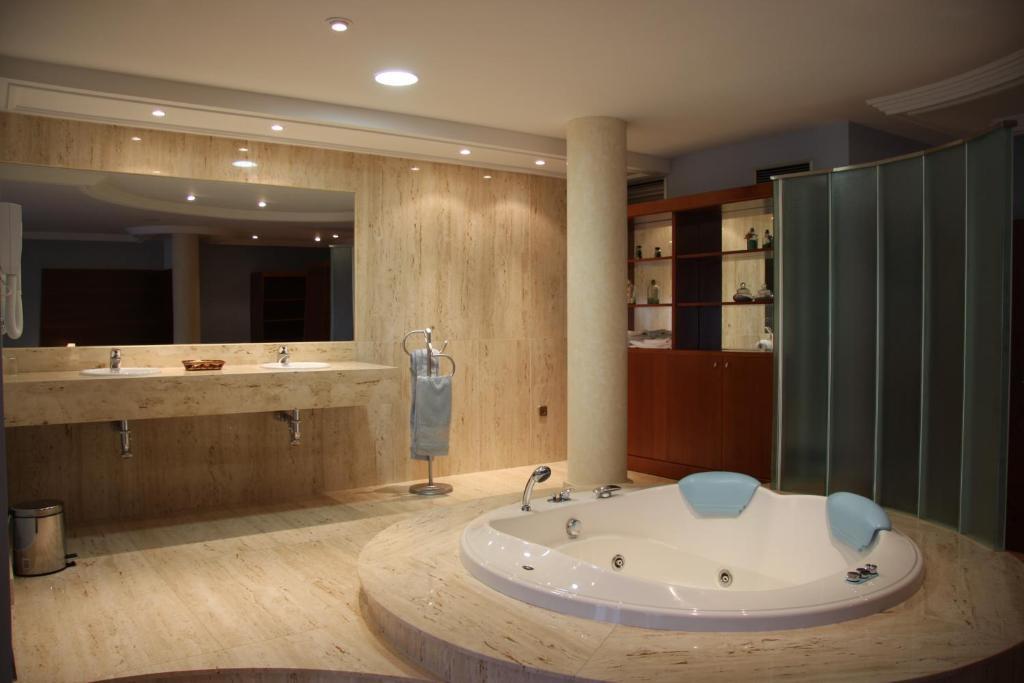 Hotel Alameda Alba De Tormes Pokoj fotografie